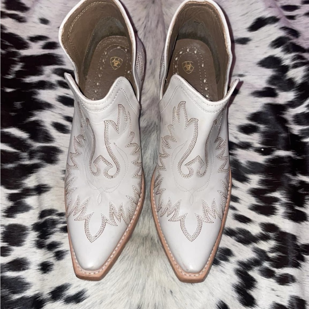 ariat booties